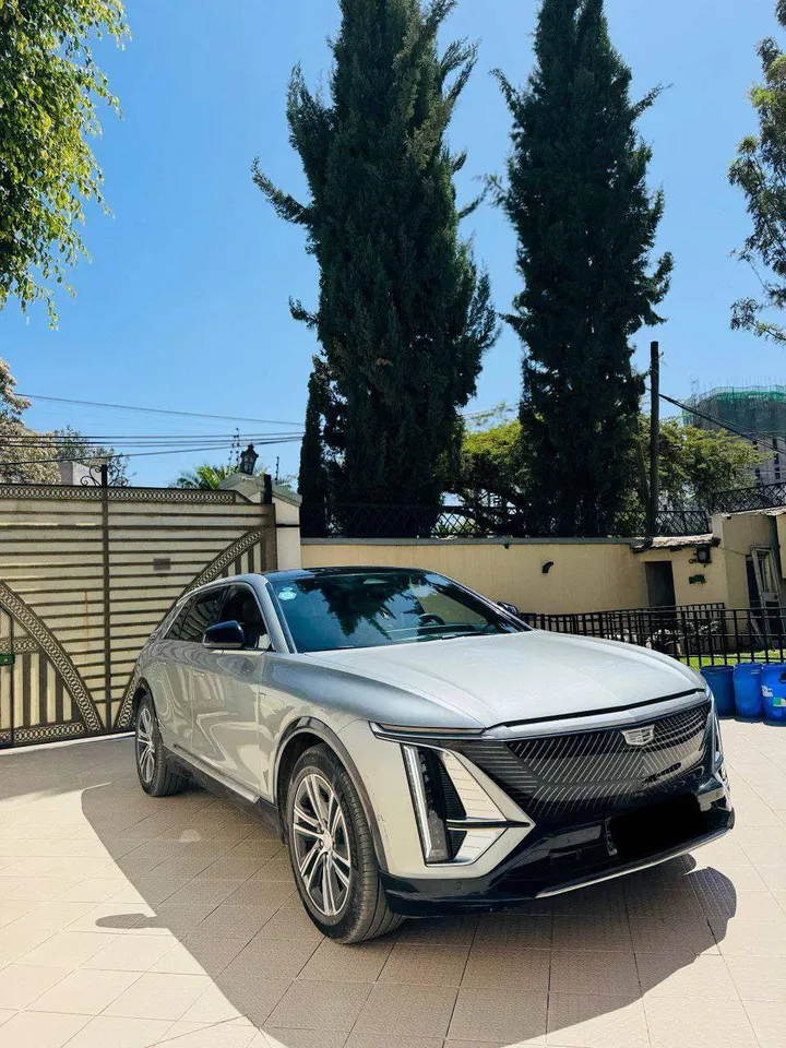 Cadillac Lyriq 450 E SUV – photo 4