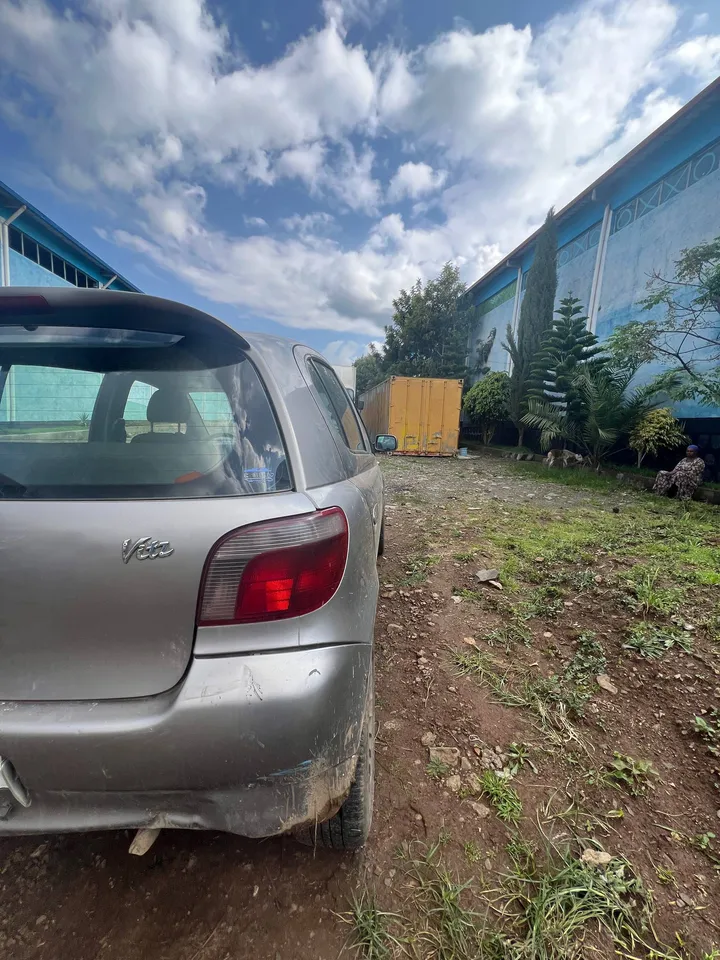Toyota Vitz 2001 Automatic – photo 4