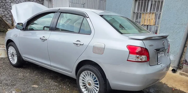 Toyota Yaris Belta 2010 Automatic – photo 5