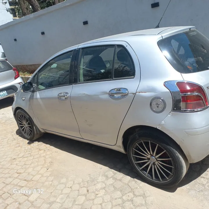 Toyota Yaris Compact 2009 – photo 6