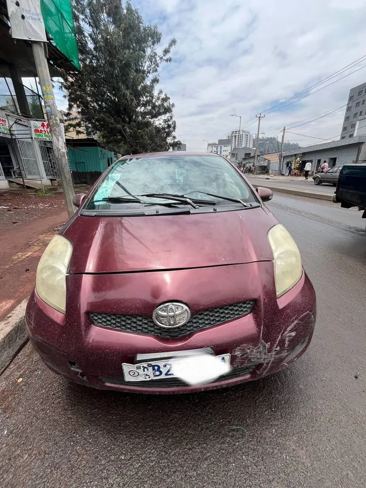 Toyota Yaris Compact 2010 – photo 5
