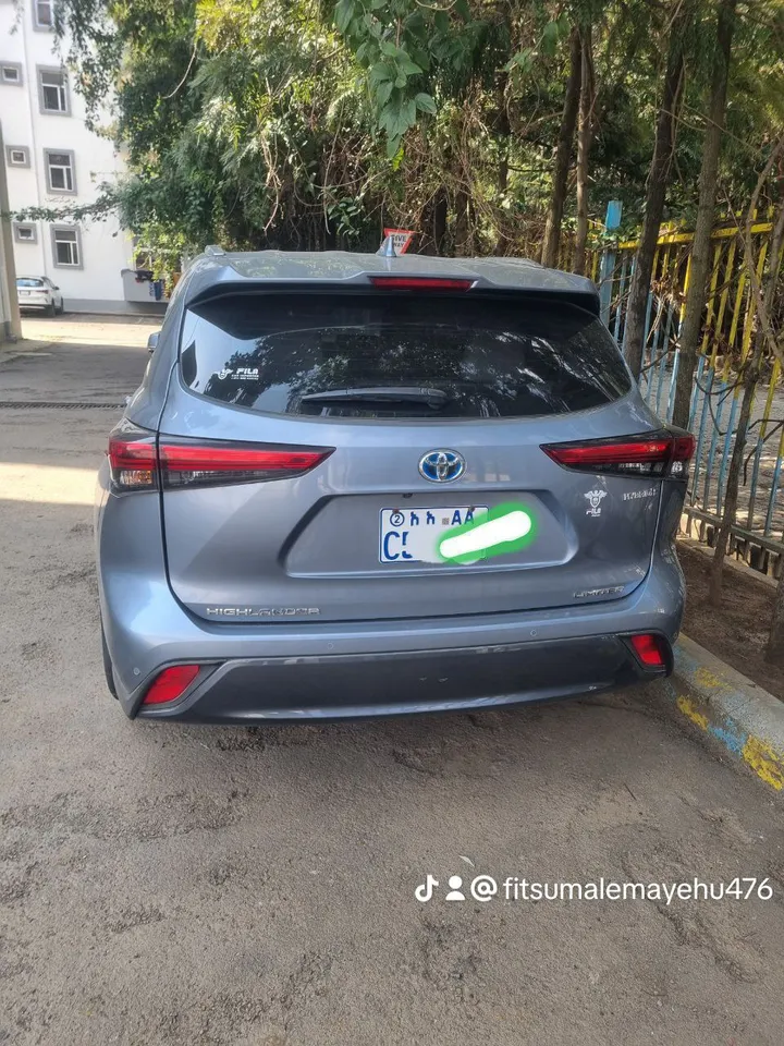 Toyota Highlander Limited Hybrid 2024 – photo 6