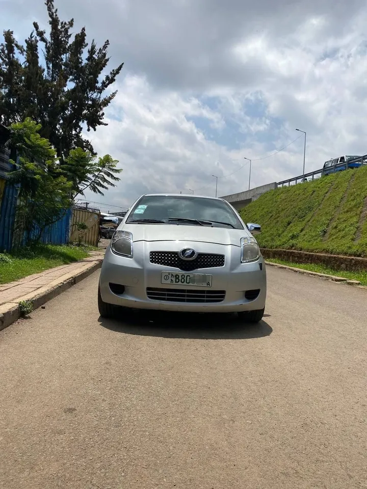 Toyota Yaris Compact 2007 – photo 5