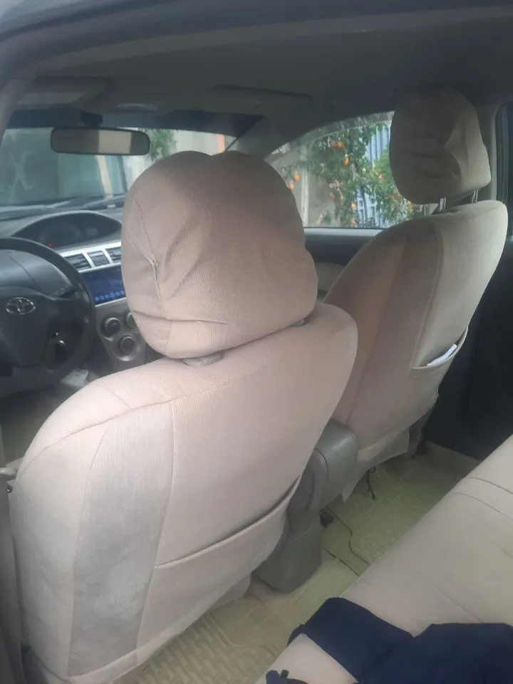 2010 Toyota Belta Sedan – photo 4