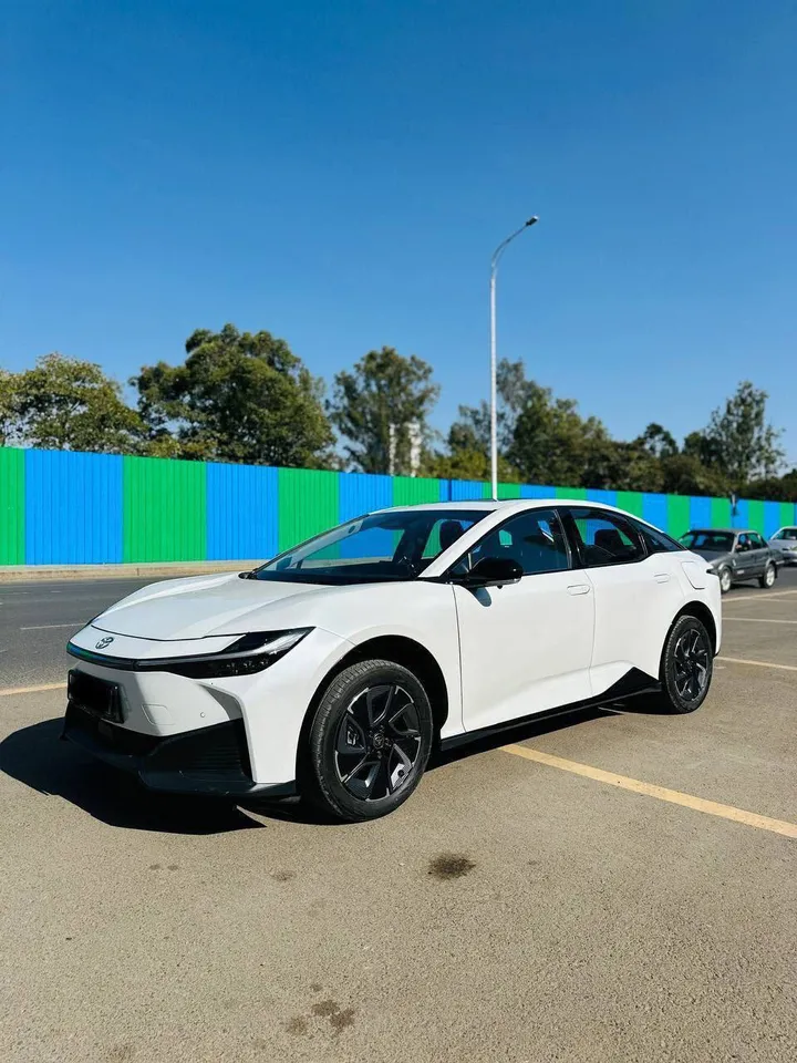 Toyota BZ3 EV 2024 – photo 3
