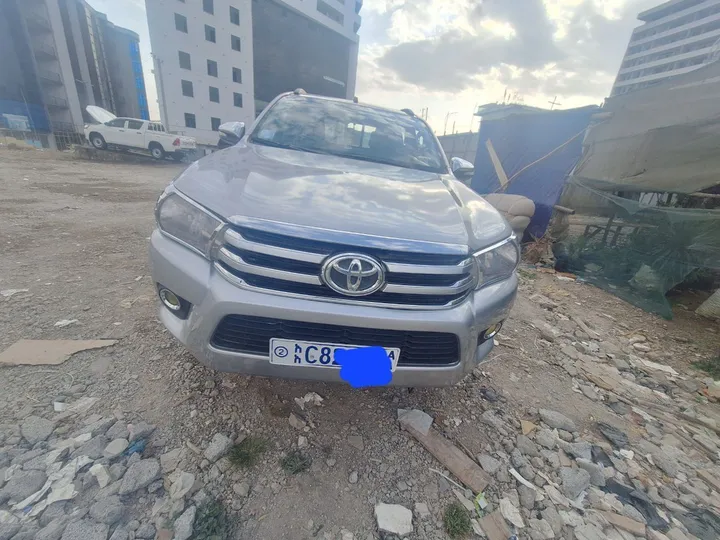 Toyota Hilux 2016 Automatic – photo 3