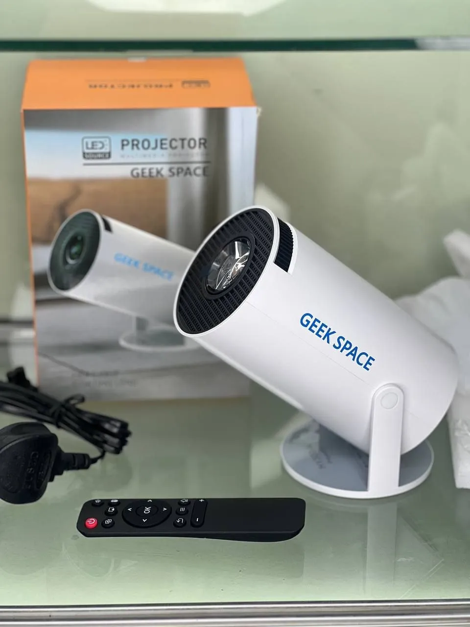 Geek Space HY300 Projector – photo 5