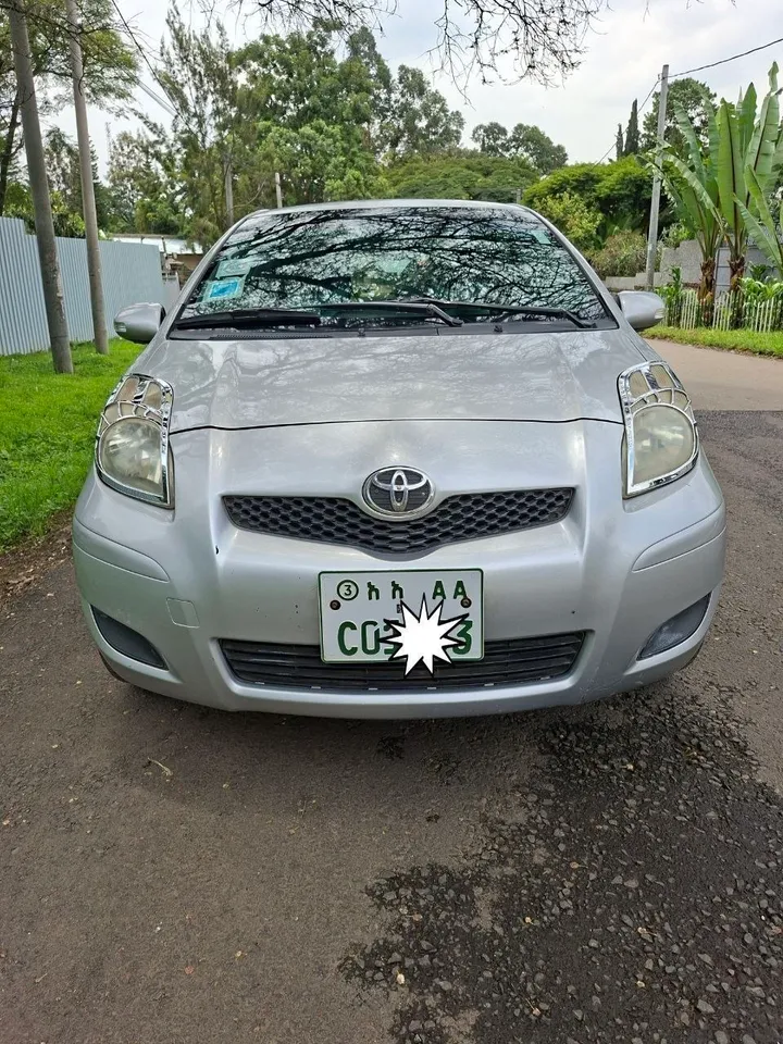 Toyota Compact 2010 Automatic – photo 4