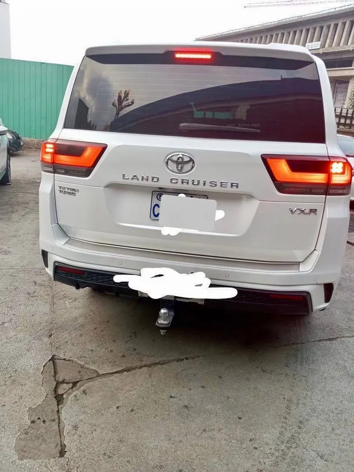 Toyota Land Cruiser V6 VX.R 2023 – photo 3