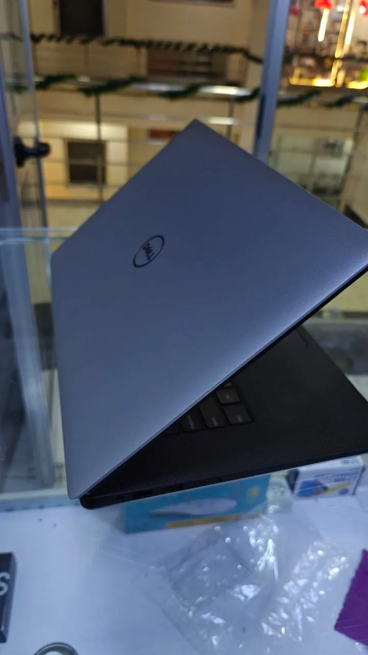 Dell XPS 15 4K Touch i7 Laptop – photo 3