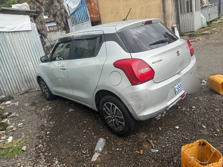 Suzuki Swift 2022 Automatic – photo 3