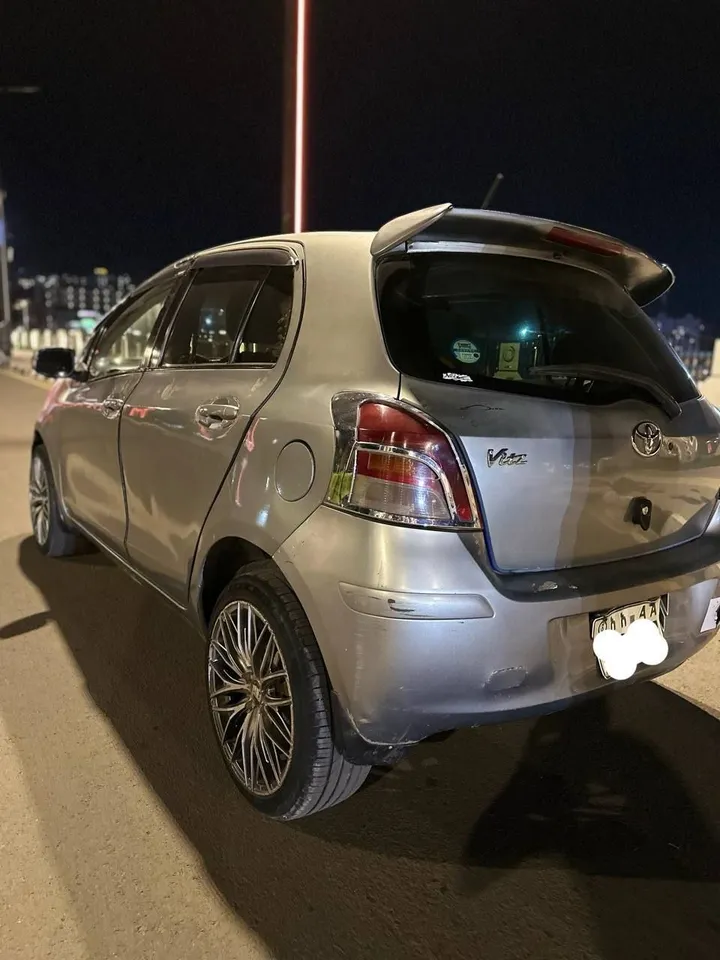2009 Toyota Vitz Compact – photo 7