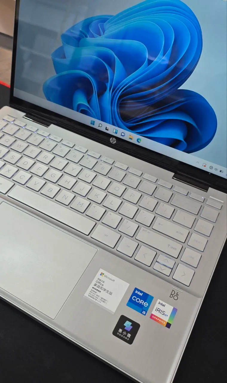 HP Pavilion x360 i5 Touch Laptop – photo 3