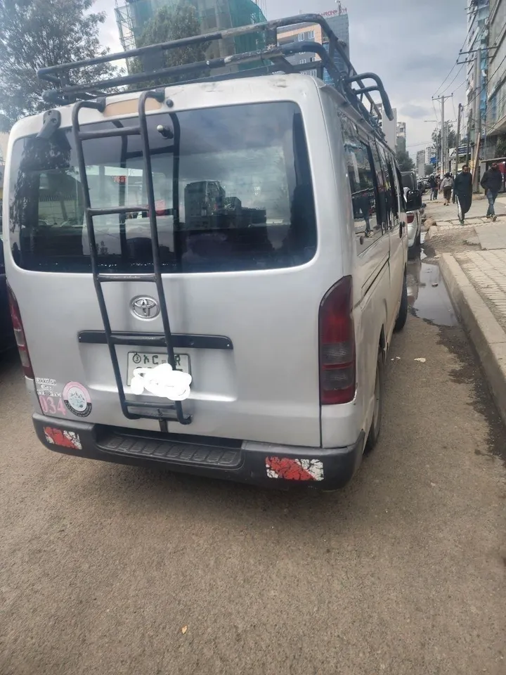 2007 Toyota Hiace Van – photo 3
