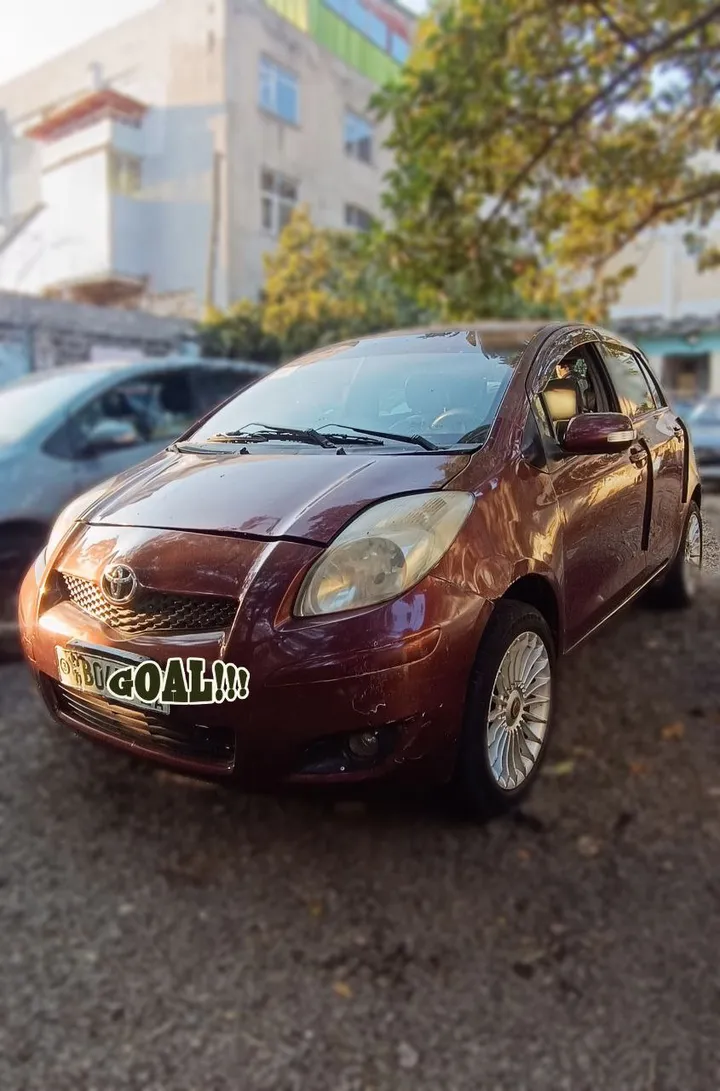 Toyota Yaris Compact 2010 – photo 6