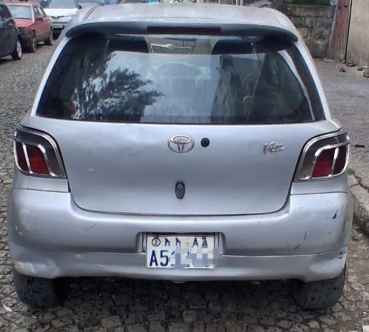 Toyota Vitz 2000 Automatic – photo 3