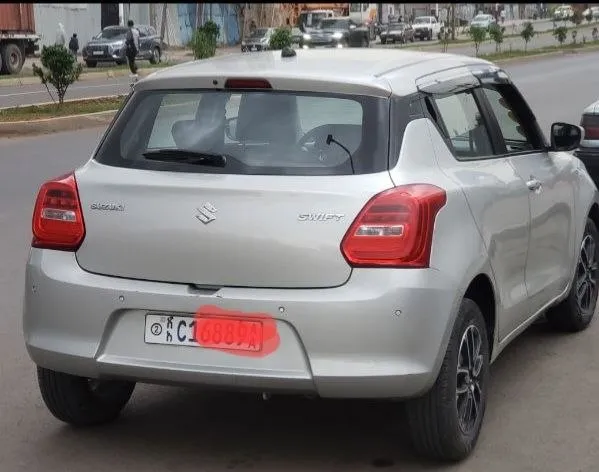 Suzuki Swift 2022 Hatchback – photo 3