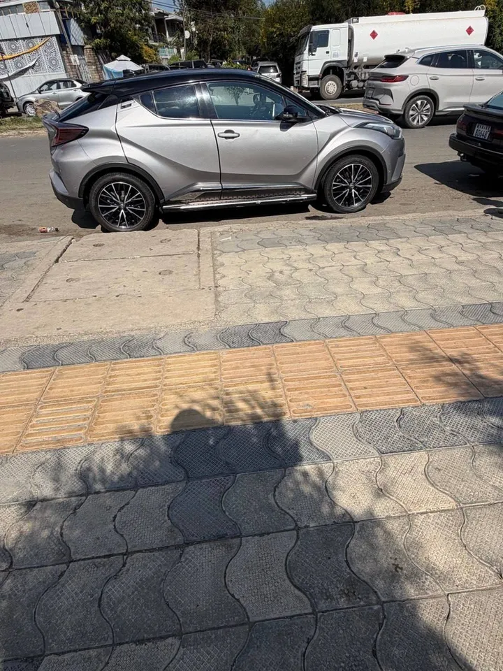 Toyota CHR 2017 1.2T AWD – photo 4