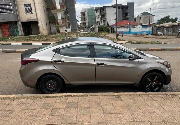 Hyundai Elantra 2012 Automatic – photo 4