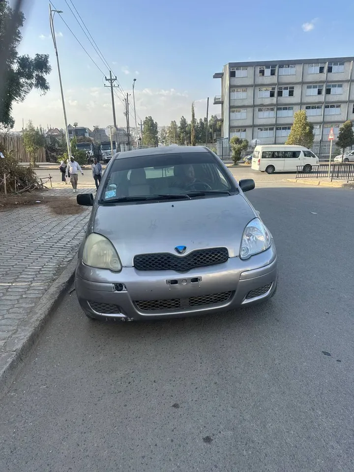 Toyota Vitz 2004 Automatic – photo 3