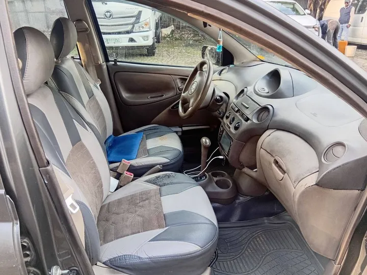 Toyota Platz 2005 Automatic – photo 4