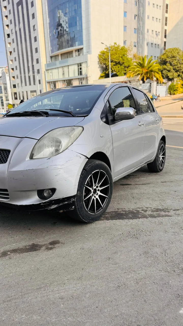 Toyota Yaris Compact 2007 Automatic – photo 4