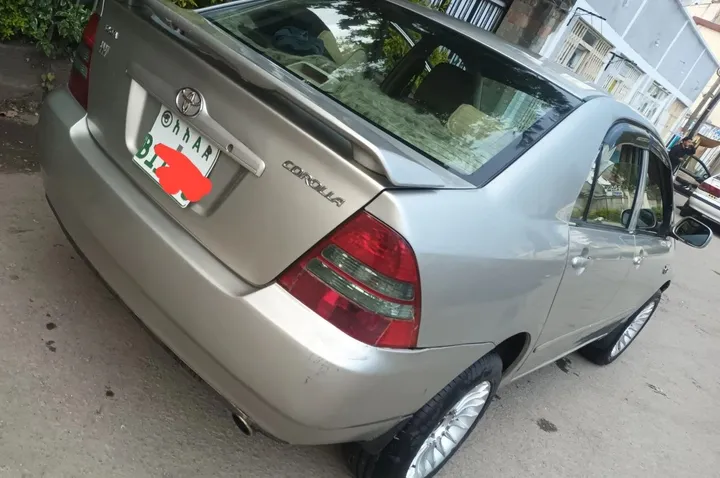 Toyota Corolla 2003 Manual – photo 3