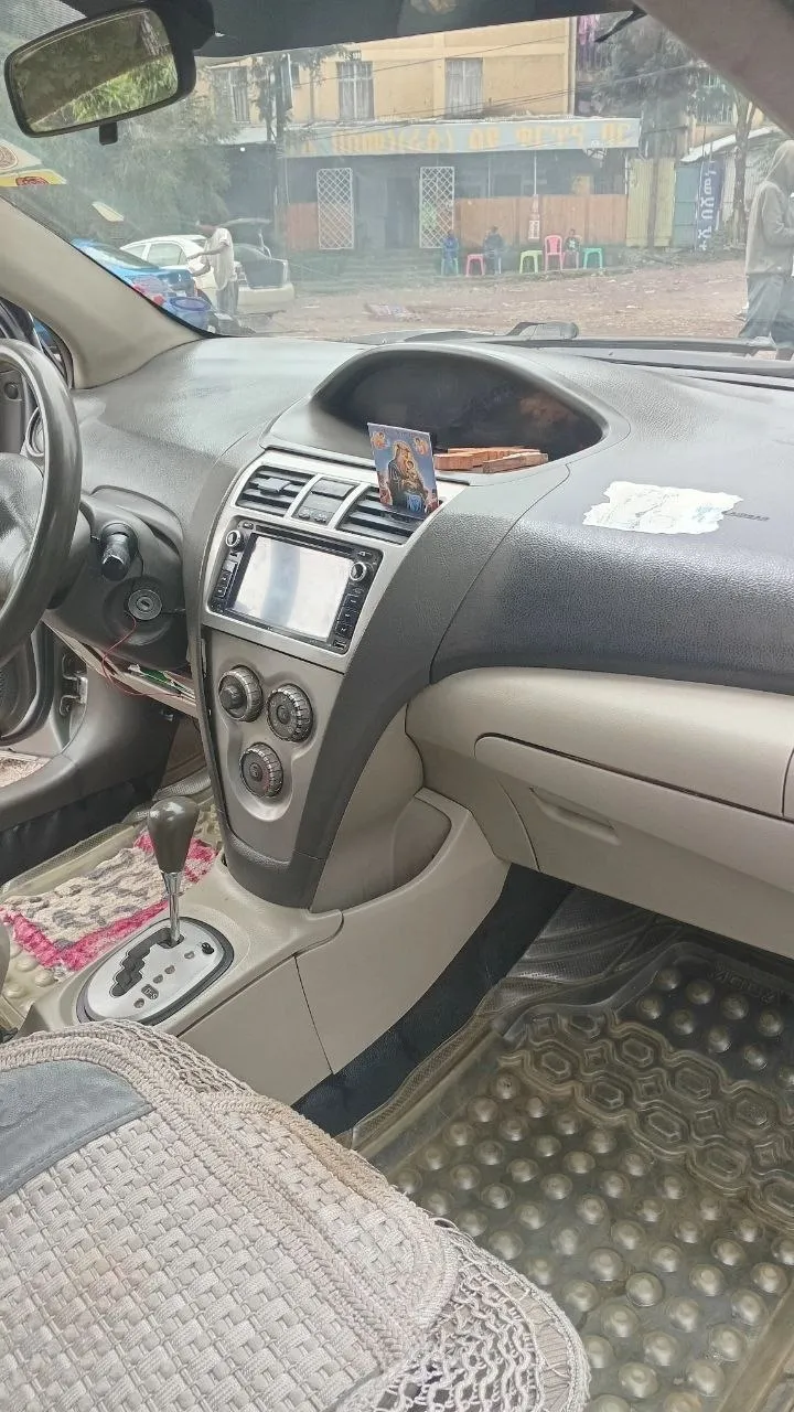 Toyota Yaris Belta 2009 – photo 3