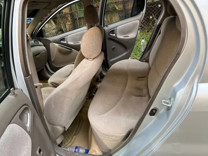 Toyota Platz 2003 Automatic – photo 6