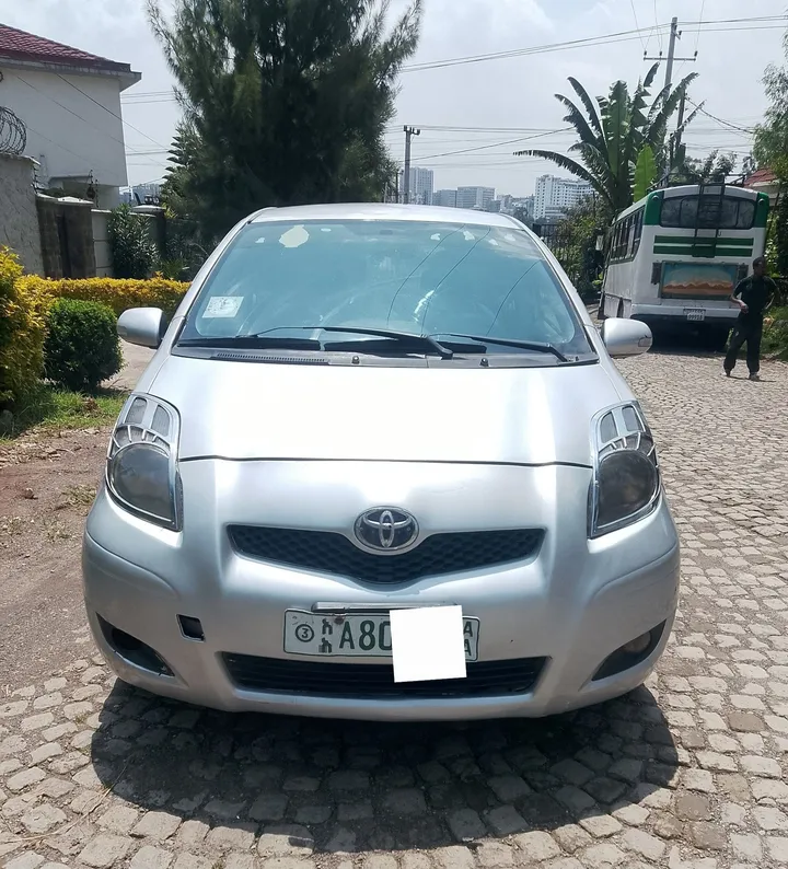 Toyota Yaris Compact 2010 – photo 7