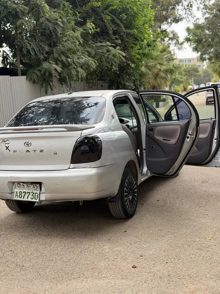 Toyota Platz Sedan – photo 5