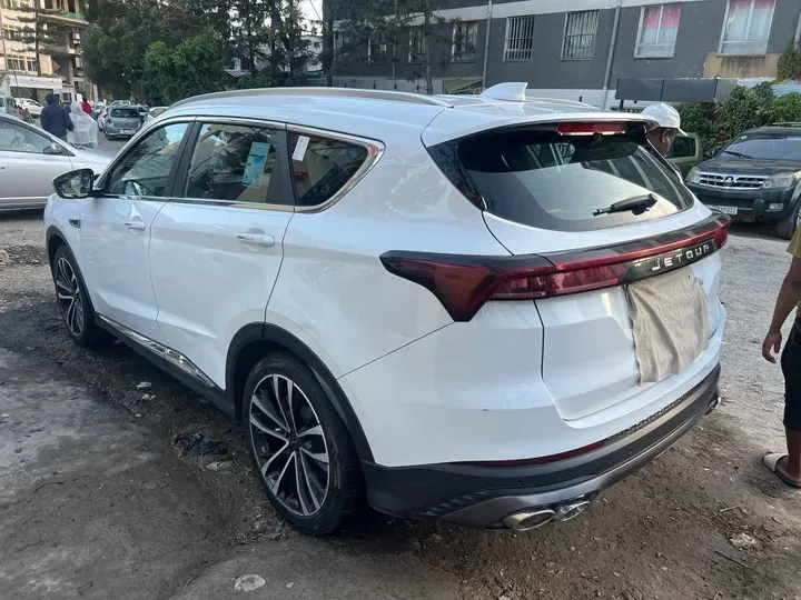 2022 Jetour X70 Plus SUV – photo 3