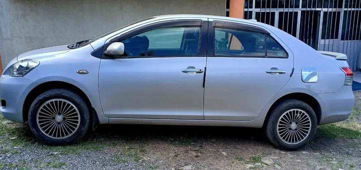 Toyota Yaris Belta 2006 Automatic – photo 5