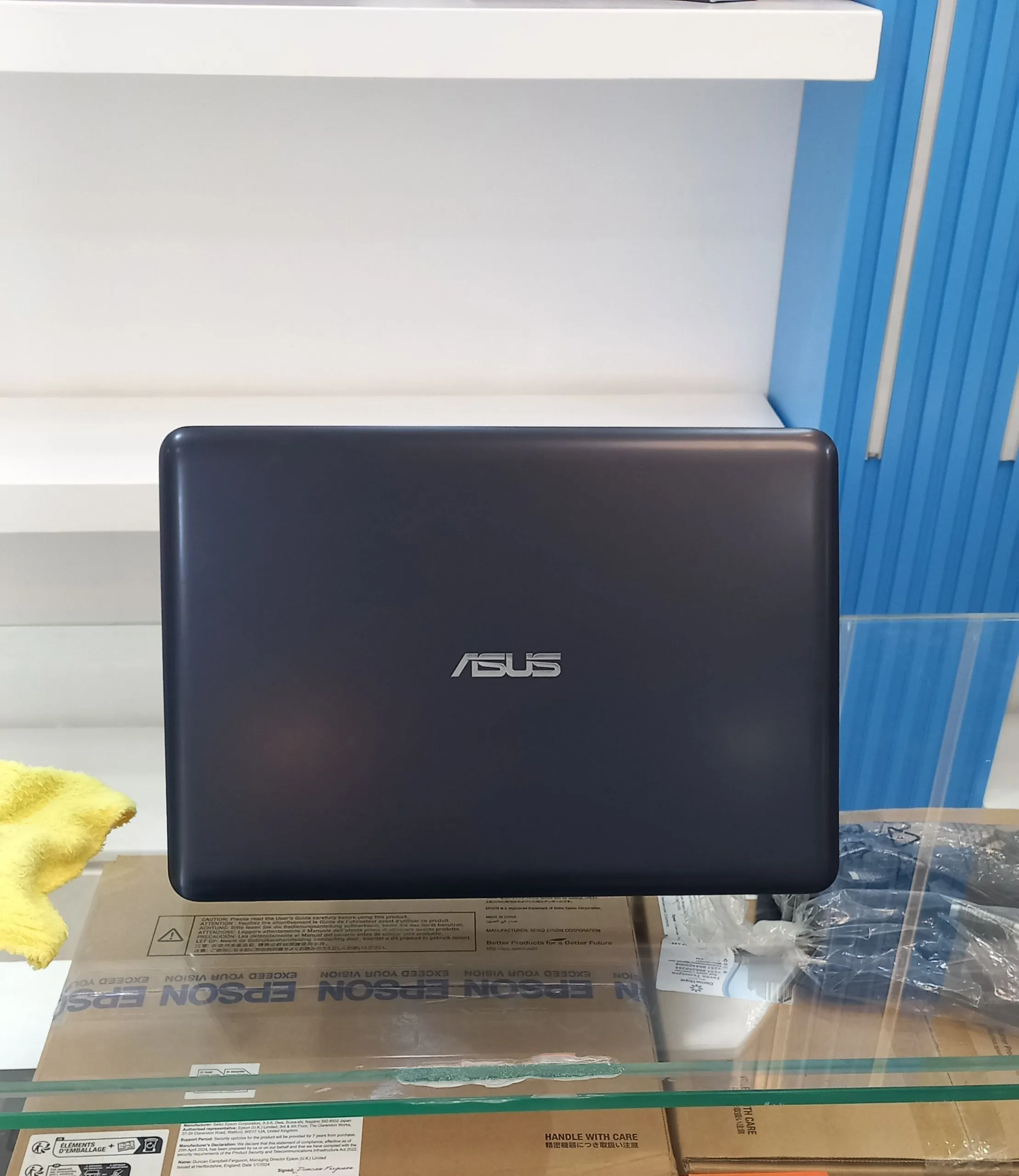 Asus AMD A9 8GB 256GB Laptop – photo 3