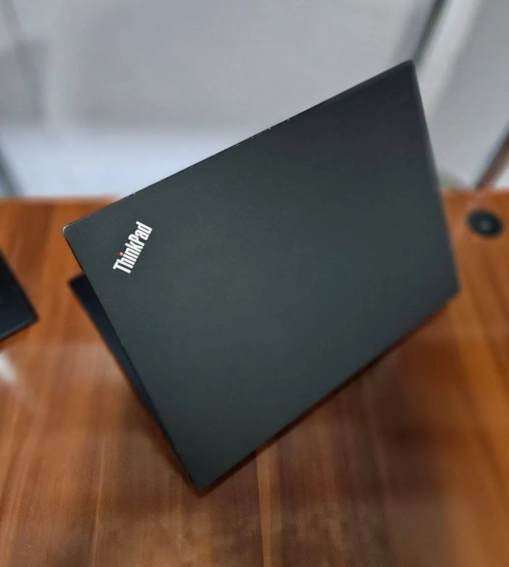 Lenovo ThinkPad E490 Core i7 Laptop – photo 3