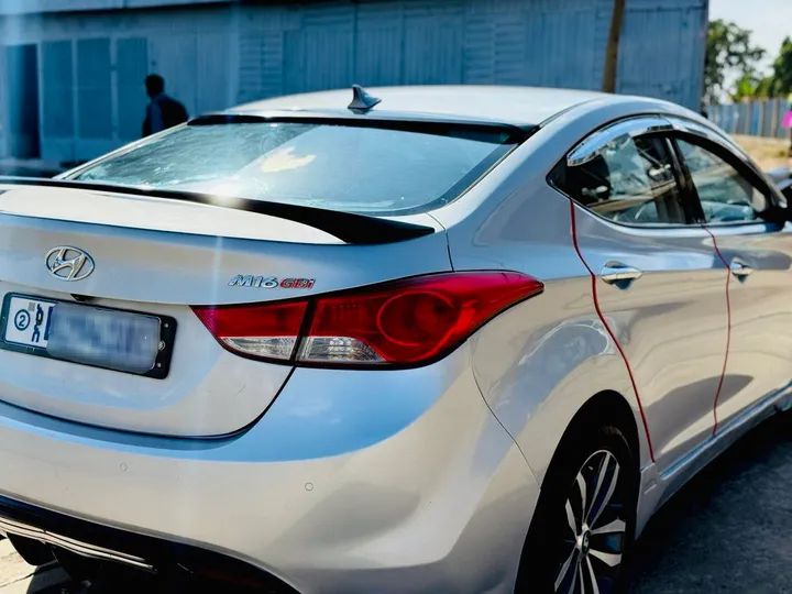 Hyundai Avante 2012 Automatic – photo 3