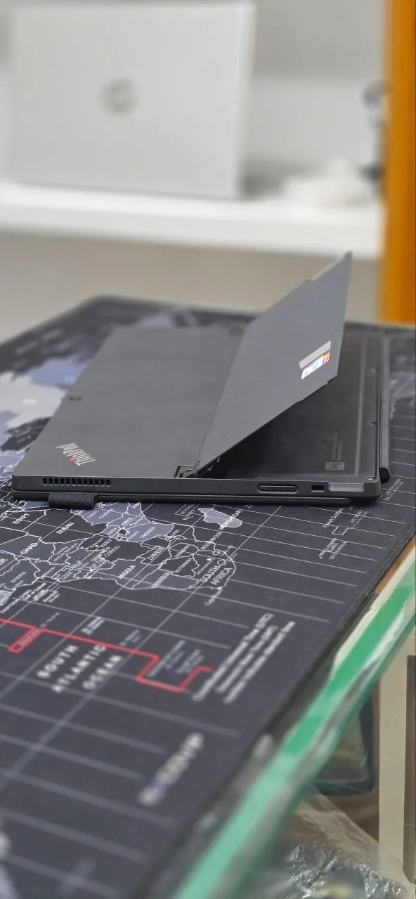 Lenovo ThinkPad Detachable i7 Touchscreen Laptop – photo 4