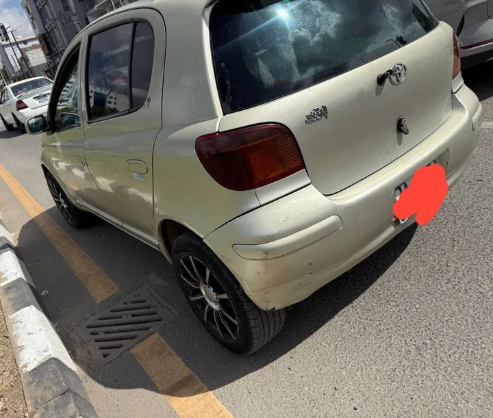 Toyota Vitz 2002 Automatic 1.0L – photo 4