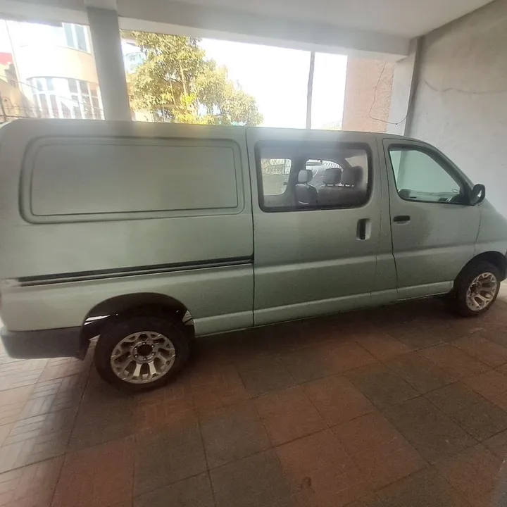 Toyota Hiace Van 2L 1997 – photo 3