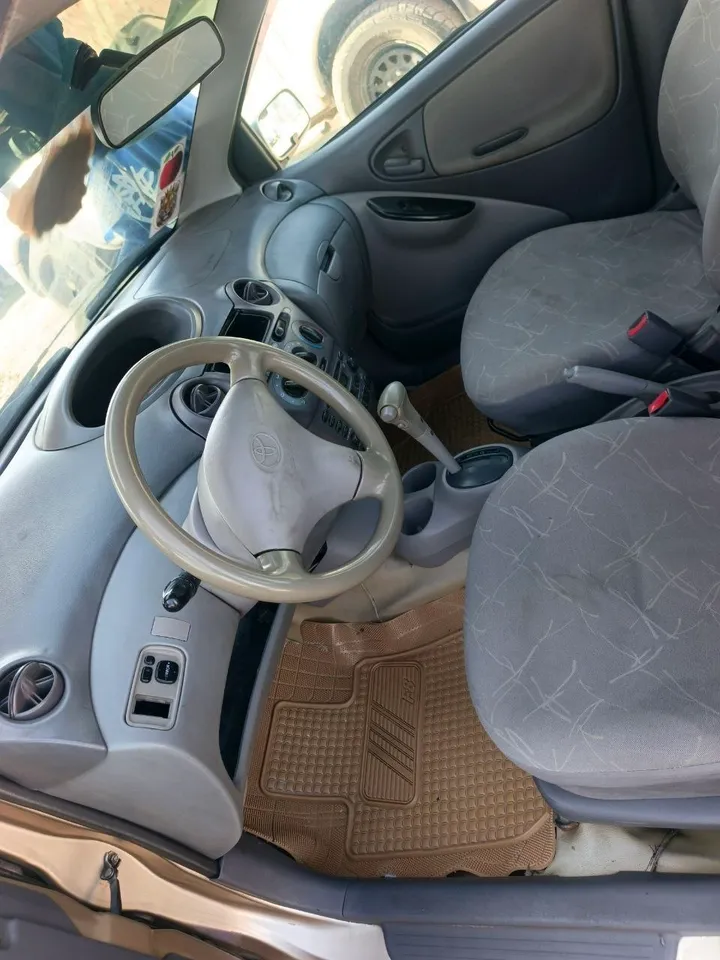 Toyota Platz 2001 Automatic – photo 4