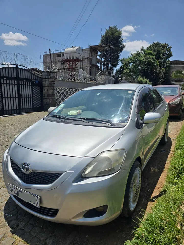Toyota Yaris Belta 2011 – photo 3