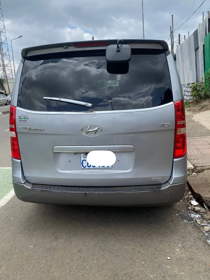 2012 Hyundai Van – photo 5