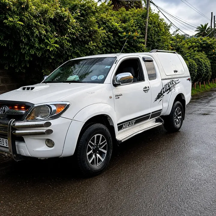 Toyota Hilux Vigo 2010 – photo 4