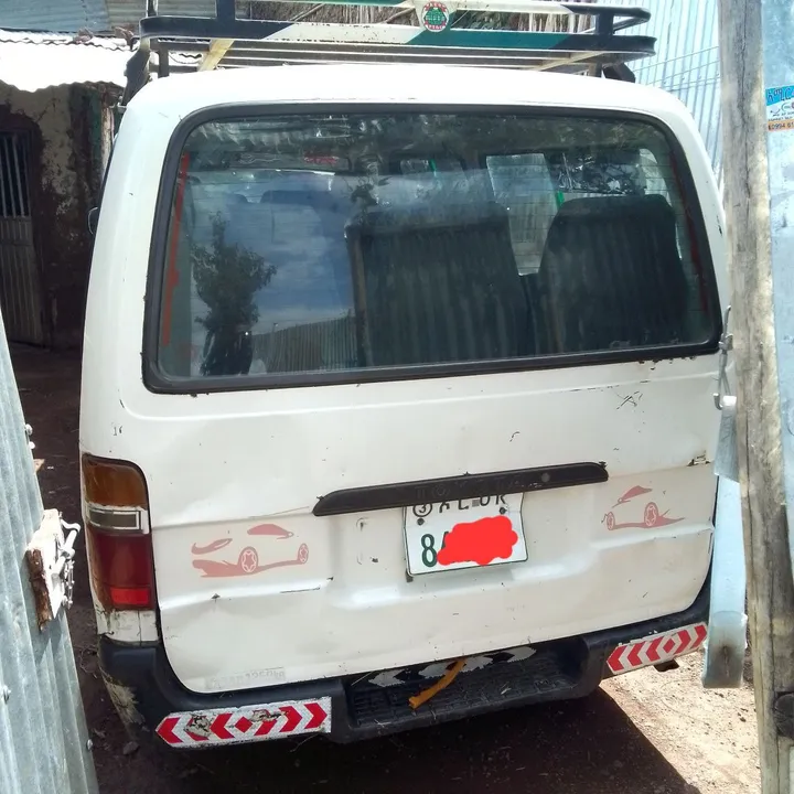 5L Minibus 2004 Manual – photo 3