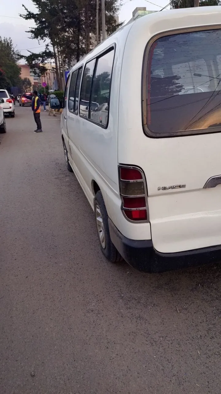2008 Toyota Hiace Dolphin D4D – photo 4