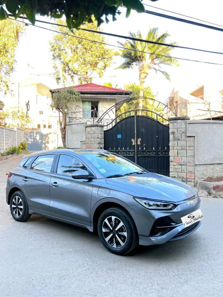 BYD E2 2024 Electric Hatchback – photo 3