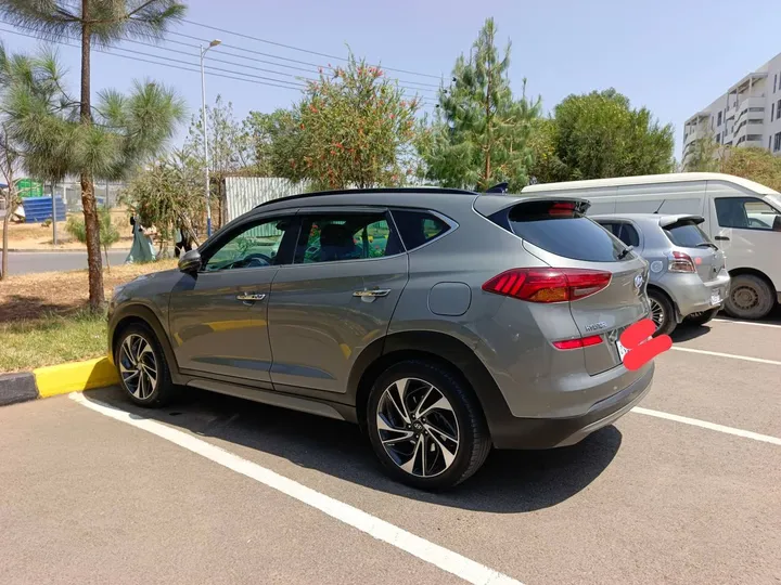 Hyundai Tucson 2020 Automatic SUV – photo 3