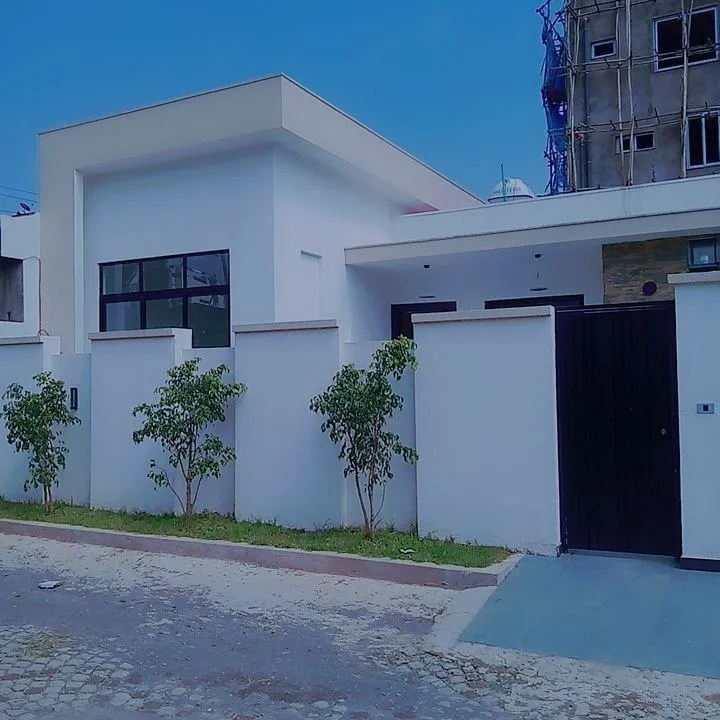 Modern 4 Bedroom Villa in Summit – photo 5