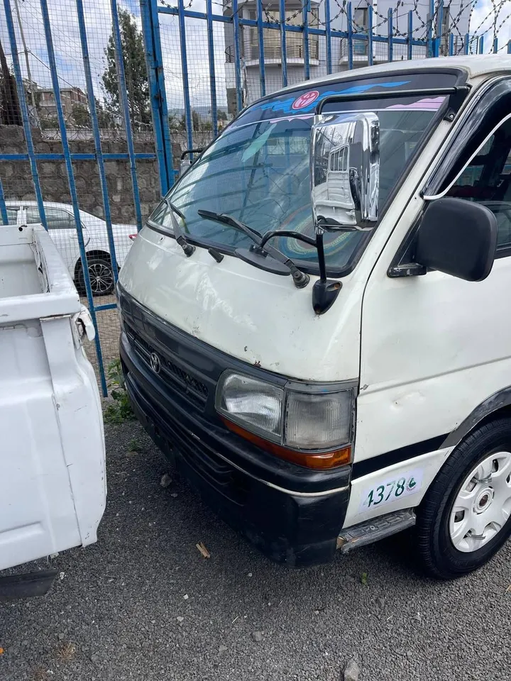 Toyota Hiace 2003 5L Van – photo 4