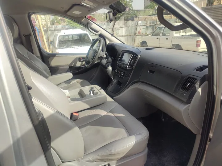 Hyundai Grand Starex 2020 Diesel – photo 4